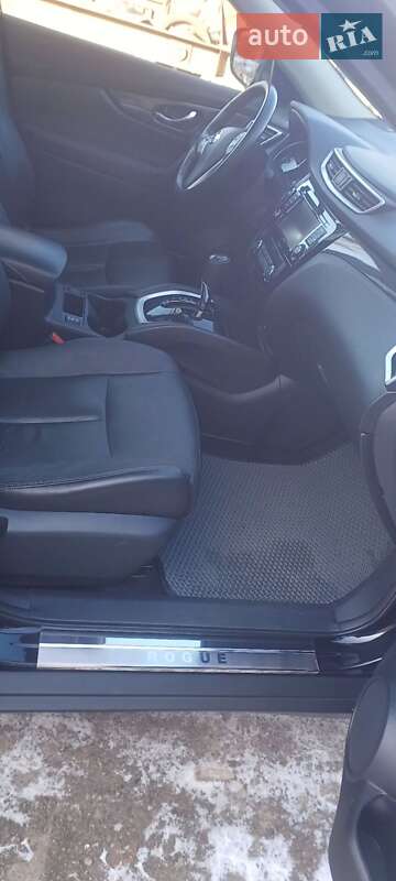 Позашляховик / Кросовер Nissan Rogue 2014 в Полтаві