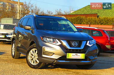 Внедорожник / Кроссовер Nissan Rogue 2017 в Кропивницком