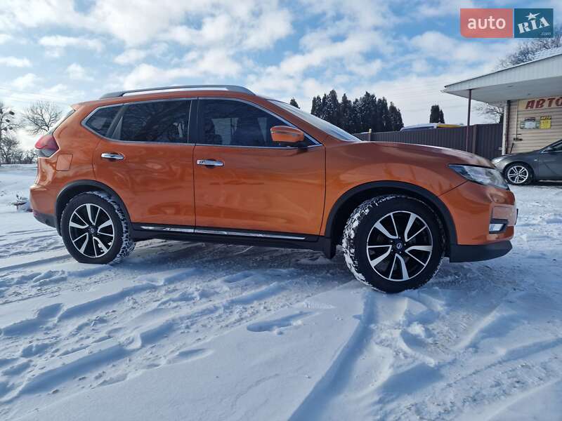Внедорожник / Кроссовер Nissan Rogue 2018 в Сумах