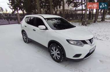 Внедорожник / Кроссовер Nissan Rogue 2016 в Староконстантинове