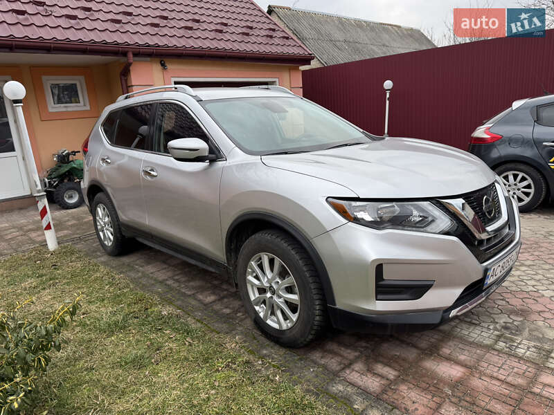 Позашляховик / Кросовер Nissan Rogue 2017 в Володимирі