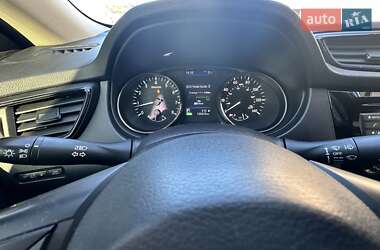Внедорожник / Кроссовер Nissan Rogue 2018 в 