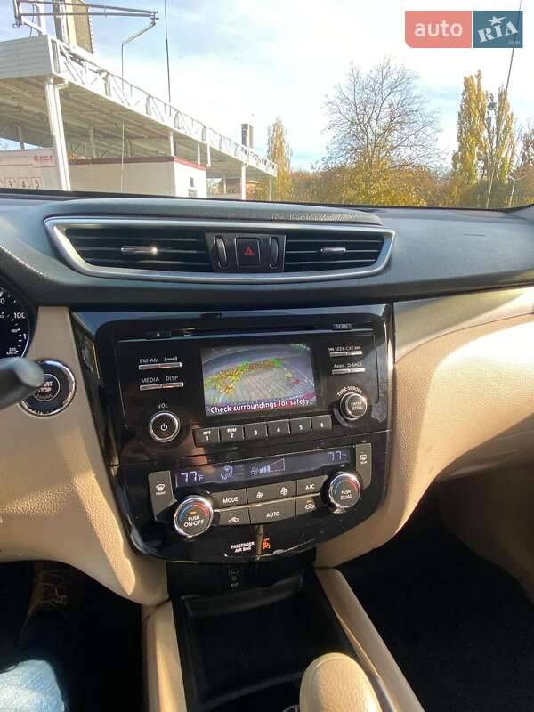 Внедорожник / Кроссовер Nissan Rogue 2015 в Виннице