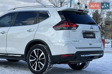 Внедорожник / Кроссовер Nissan Rogue 2018 в 
