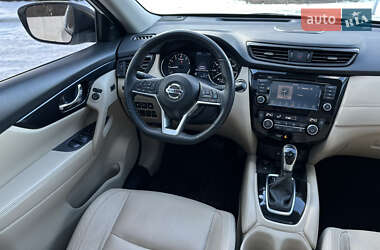 Внедорожник / Кроссовер Nissan Rogue 2018 в 
