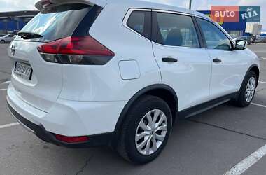 Внедорожник / Кроссовер Nissan Rogue 2018 в 
