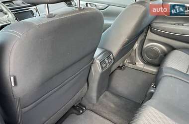 Внедорожник / Кроссовер Nissan Rogue 2018 в 