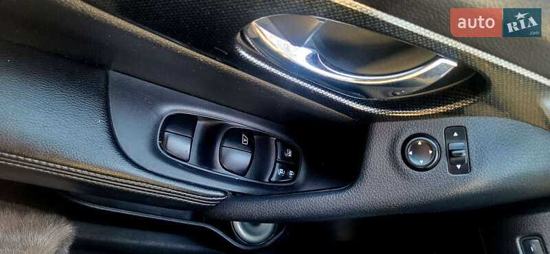 Внедорожник / Кроссовер Nissan Rogue 2014 в Одессе