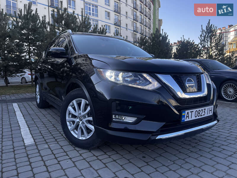 Внедорожник / Кроссовер Nissan Rogue 2019 в 