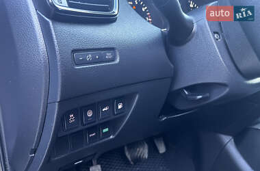 Внедорожник / Кроссовер Nissan Rogue 2019 в 