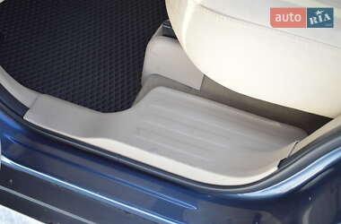 Внедорожник / Кроссовер Nissan Rogue 2015 в Киеве