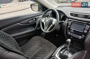 Внедорожник / Кроссовер Nissan Rogue 2015 в 