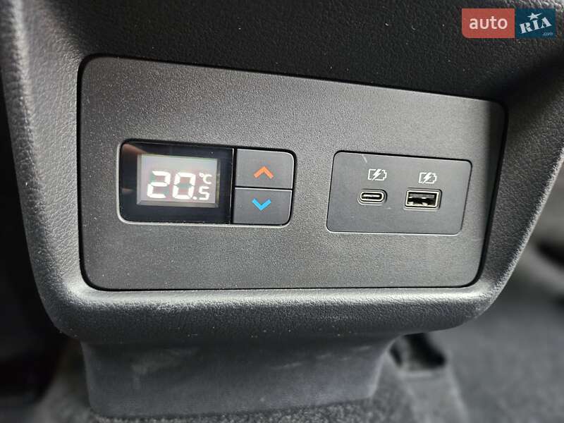 Внедорожник / Кроссовер Nissan Rogue 2020 в Львове