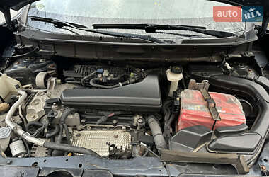 Внедорожник / Кроссовер Nissan Rogue 2014 в 