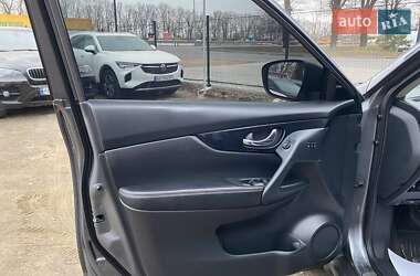 Внедорожник / Кроссовер Nissan Rogue 2019 в 