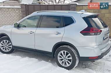 Внедорожник / Кроссовер Nissan Rogue 2017 в 