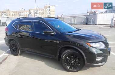 Внедорожник / Кроссовер Nissan Rogue 2016 в Киеве