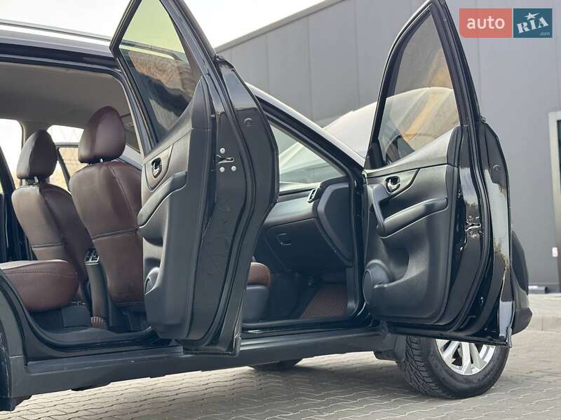 Внедорожник / Кроссовер Nissan Rogue 2016 в Одессе