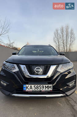 Внедорожник / Кроссовер Nissan Rogue 2017 в 