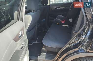 Позашляховик / Кросовер Nissan Rogue 2016 в 