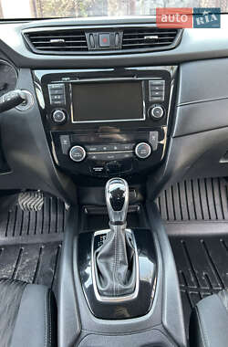 Позашляховик / Кросовер Nissan Rogue 2019 в 