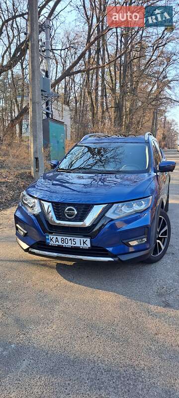 Внедорожник / Кроссовер Nissan Rogue 2018 в 