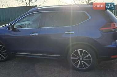Внедорожник / Кроссовер Nissan Rogue 2018 в 