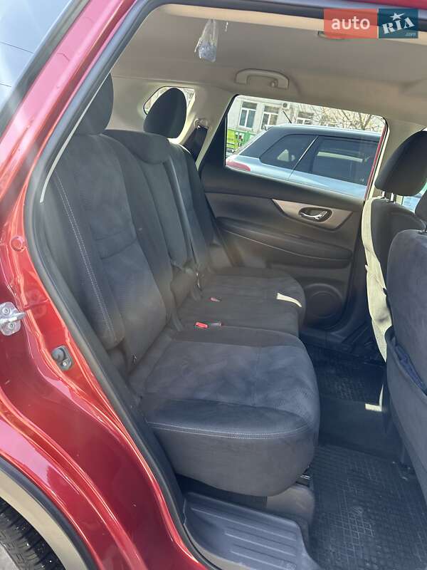 Позашляховик / Кросовер Nissan Rogue 2015 в Запоріжжі