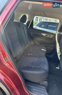 Внедорожник / Кроссовер Nissan Rogue 2015 в 