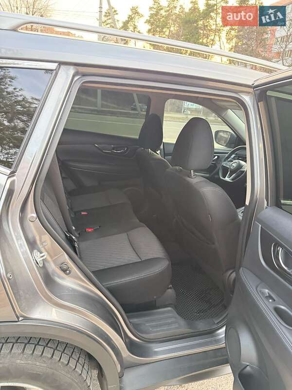 Позашляховик / Кросовер Nissan Rogue 2016 в Києві