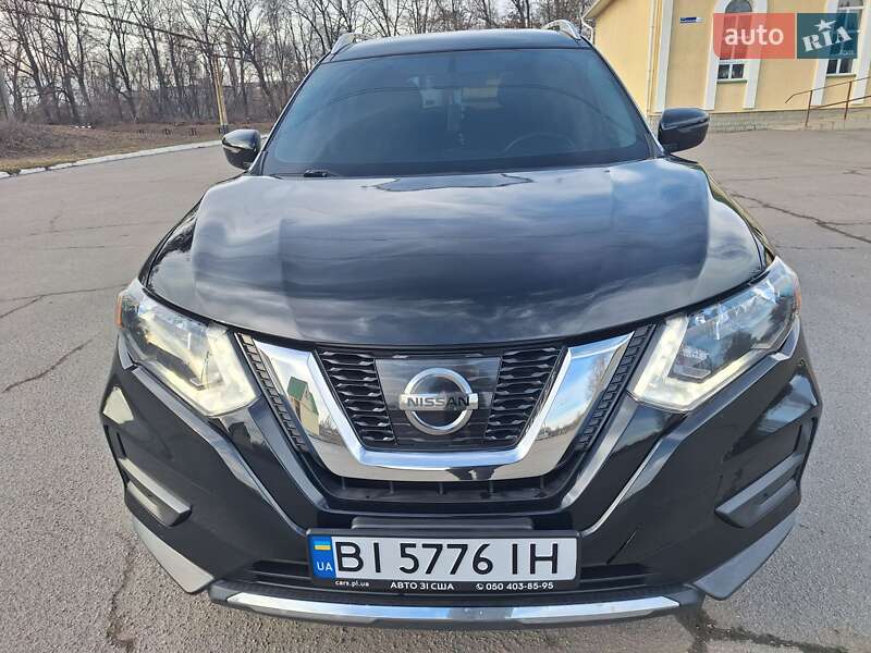 Внедорожник / Кроссовер Nissan Rogue 2017 в Полтаве