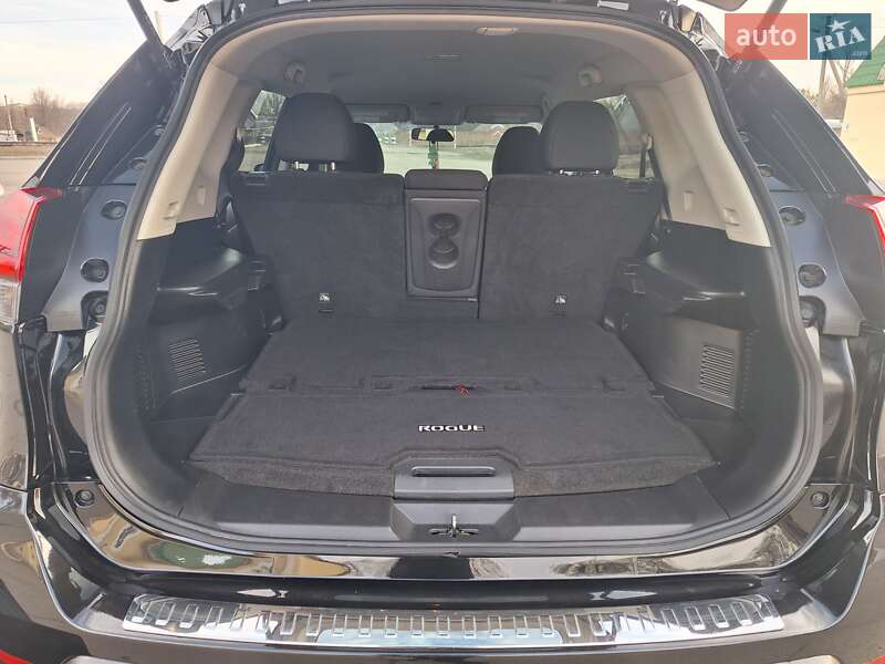 Внедорожник / Кроссовер Nissan Rogue 2017 в Полтаве