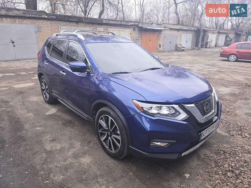 Внедорожник / Кроссовер Nissan Rogue 2019 в 