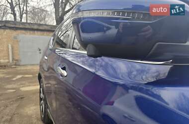 Внедорожник / Кроссовер Nissan Rogue 2019 в 