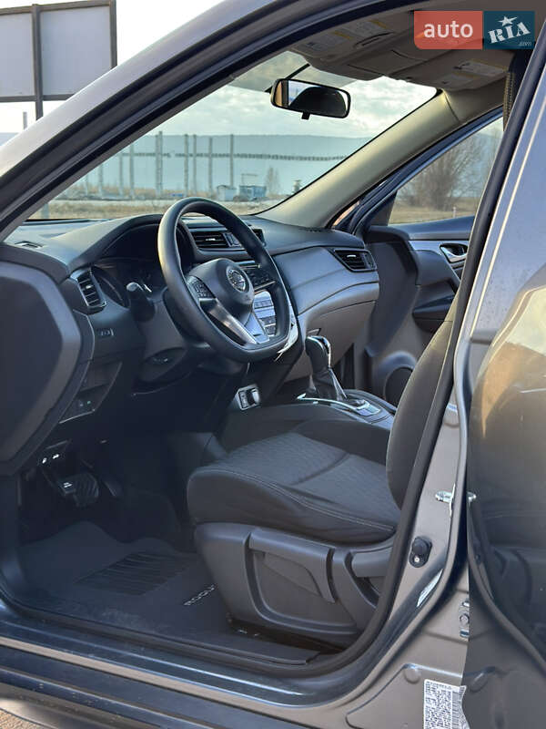 Позашляховик / Кросовер Nissan Rogue 2016 в Коростені