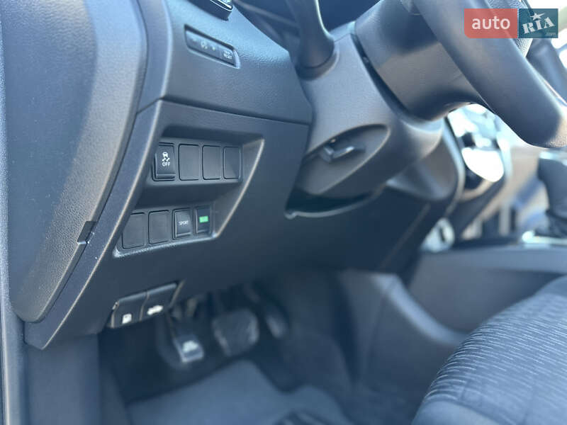 Позашляховик / Кросовер Nissan Rogue 2016 в Коростені