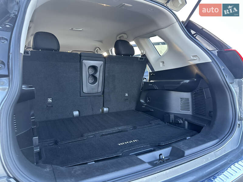 Позашляховик / Кросовер Nissan Rogue 2016 в Коростені