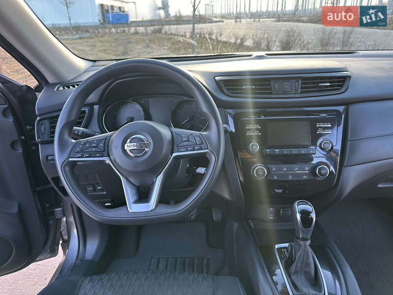 Позашляховик / Кросовер Nissan Rogue 2016 в Коростені