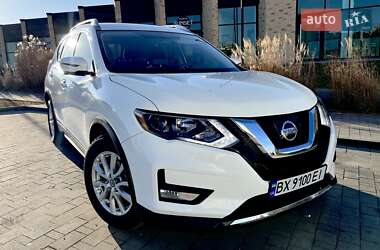 Позашляховик / Кросовер Nissan Rogue 2017 в Хмельницькому