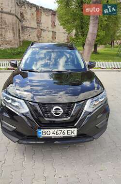 Внедорожник / Кроссовер Nissan Rogue 2016 в Бережанах