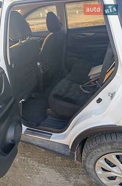 Внедорожник / Кроссовер Nissan Rogue 2014 в 
