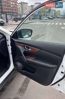 Внедорожник / Кроссовер Nissan Rogue 2014 в 
