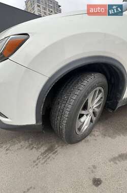 Внедорожник / Кроссовер Nissan Rogue 2014 в 