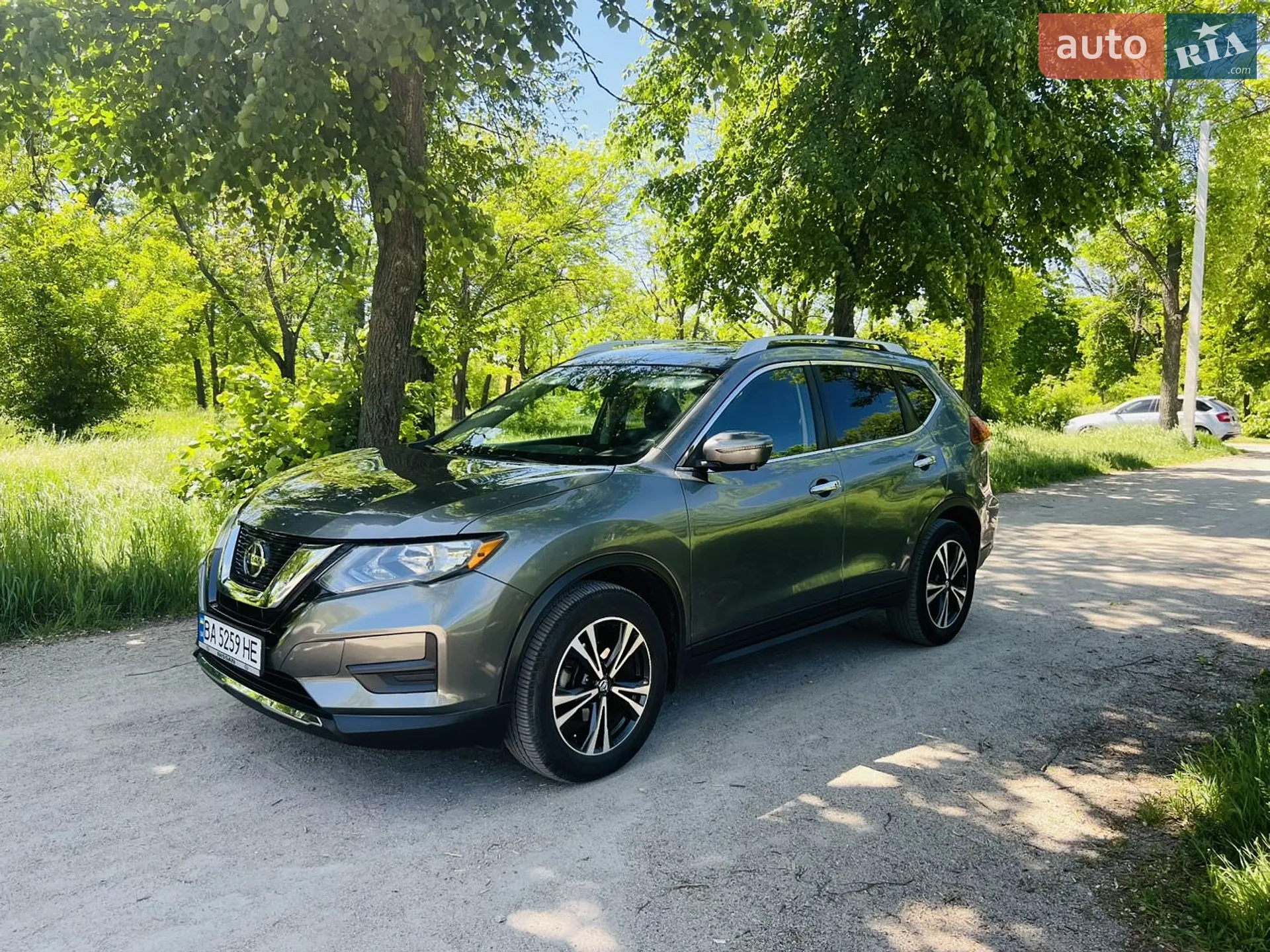 2019 Nissan Rogue - мініатюра 2