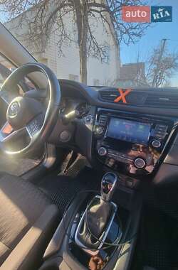 Внедорожник / Кроссовер Nissan Rogue 2017 в Чернигове