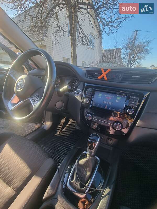 Позашляховик / Кросовер Nissan Rogue 2017 в Чернігові