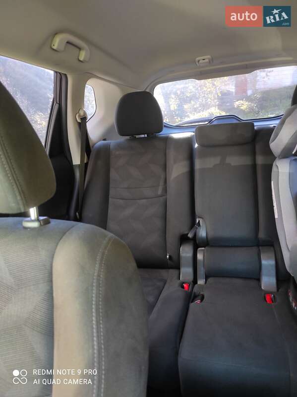 Внедорожник / Кроссовер Nissan Rogue 2015 в Львове