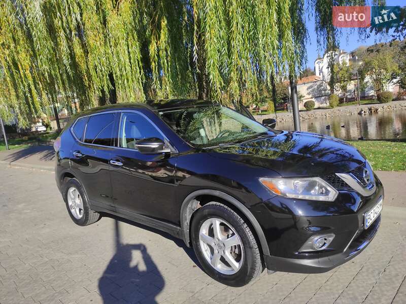 Внедорожник / Кроссовер Nissan Rogue 2015 в Львове