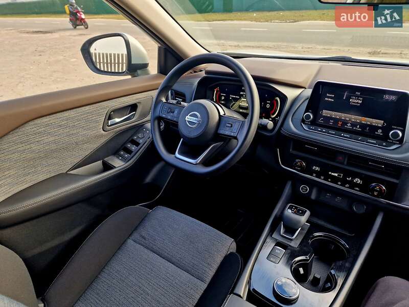 Внедорожник / Кроссовер Nissan Rogue 2023 в Киеве