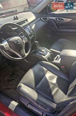Внедорожник / Кроссовер Nissan Rogue 2016 в 